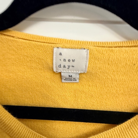 A New Day Yellow Cardigan size M - Picture 2 of 5